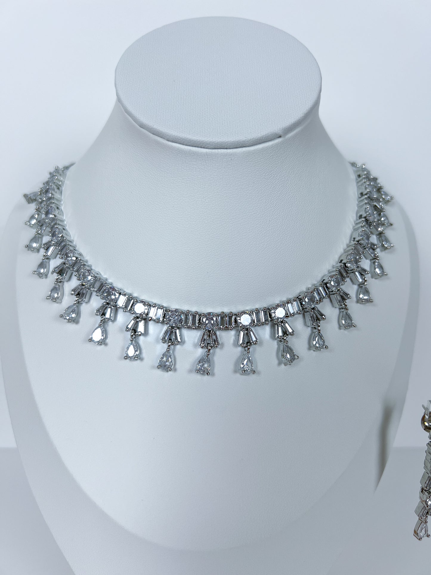 AD necklace set silver plated
