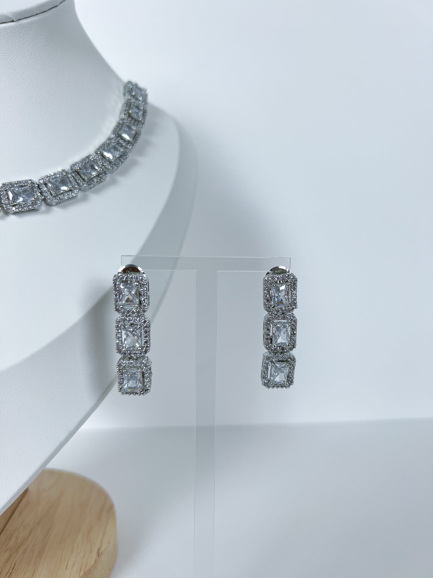 AD necklace set silver plated