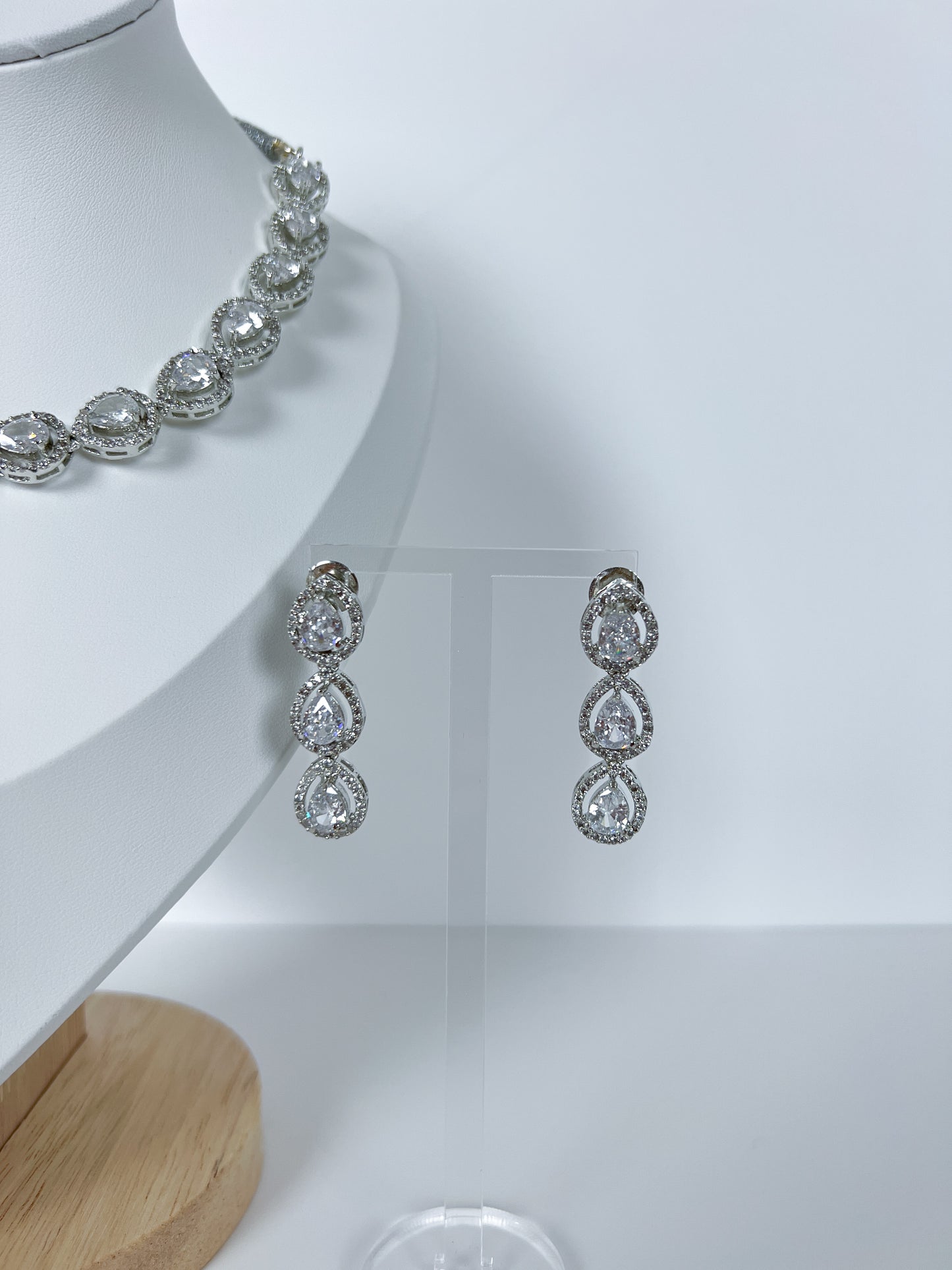 AD necklace set silver plated
