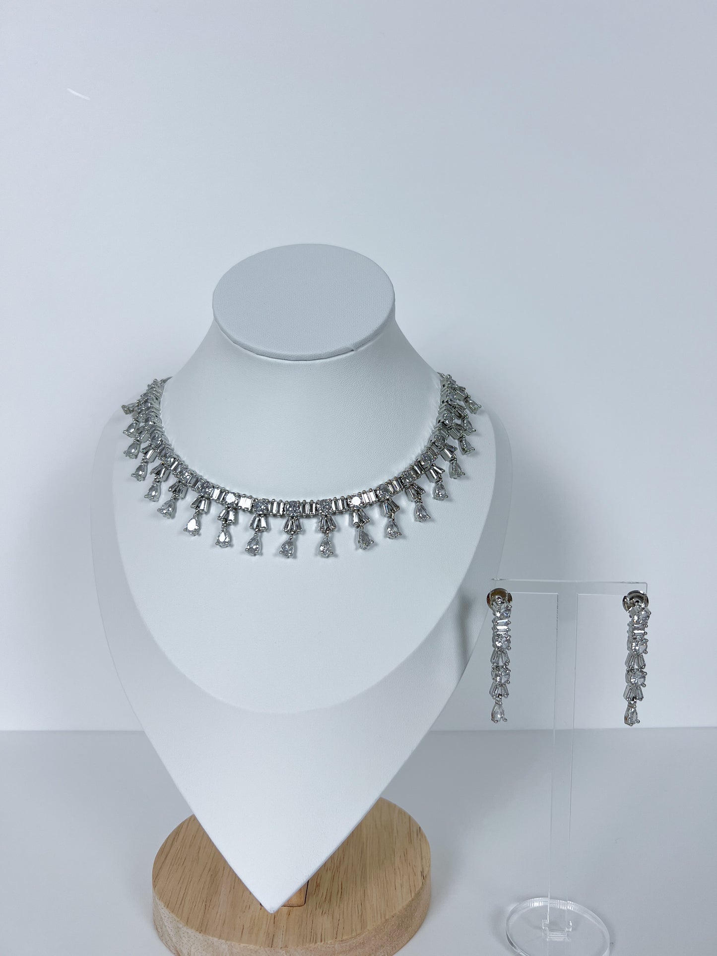 AD necklace set silver plated