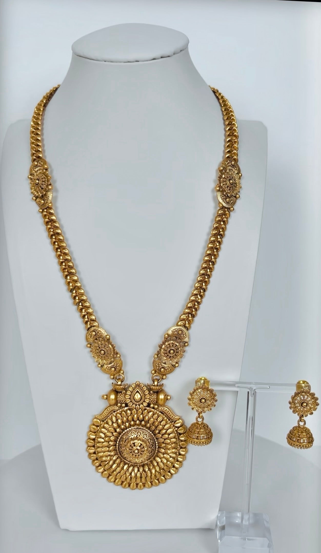 Temple Jewellery Set