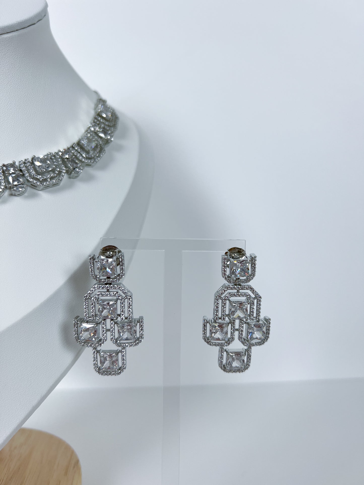 AD necklace set silver plated