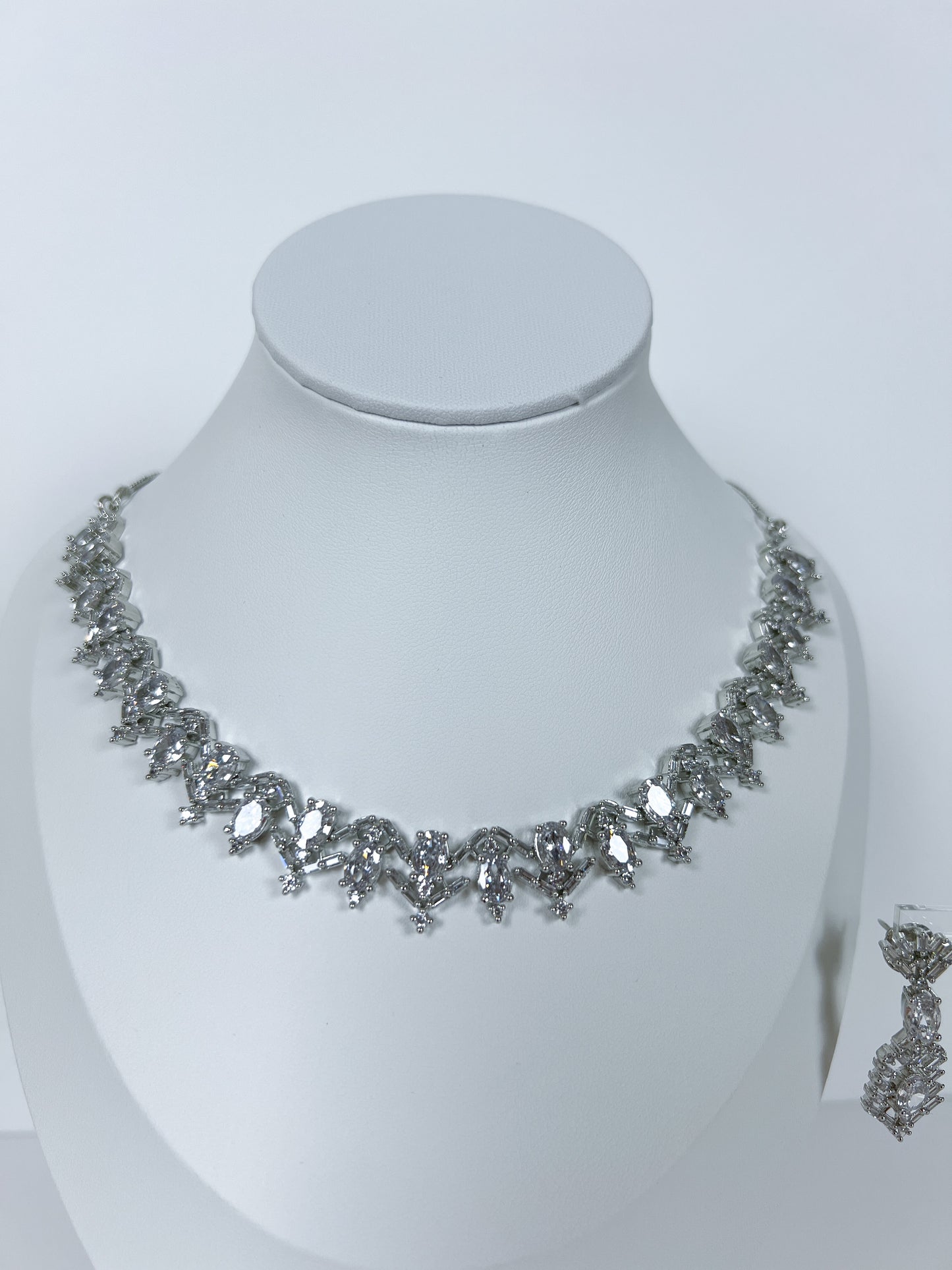 AD necklace set silver plated