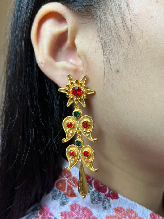 Cutting Two Steps Yarling Earrings