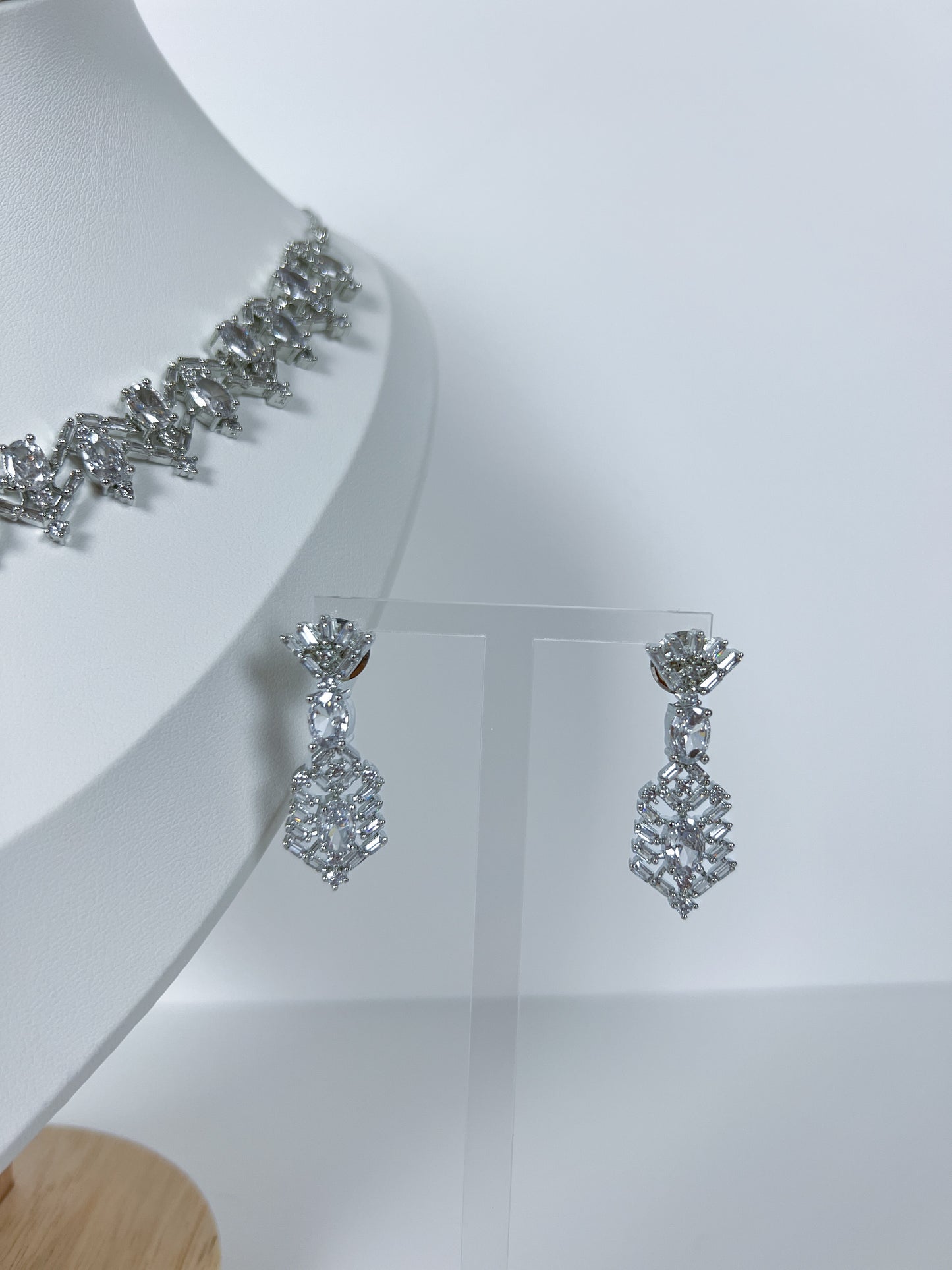 AD necklace set silver plated