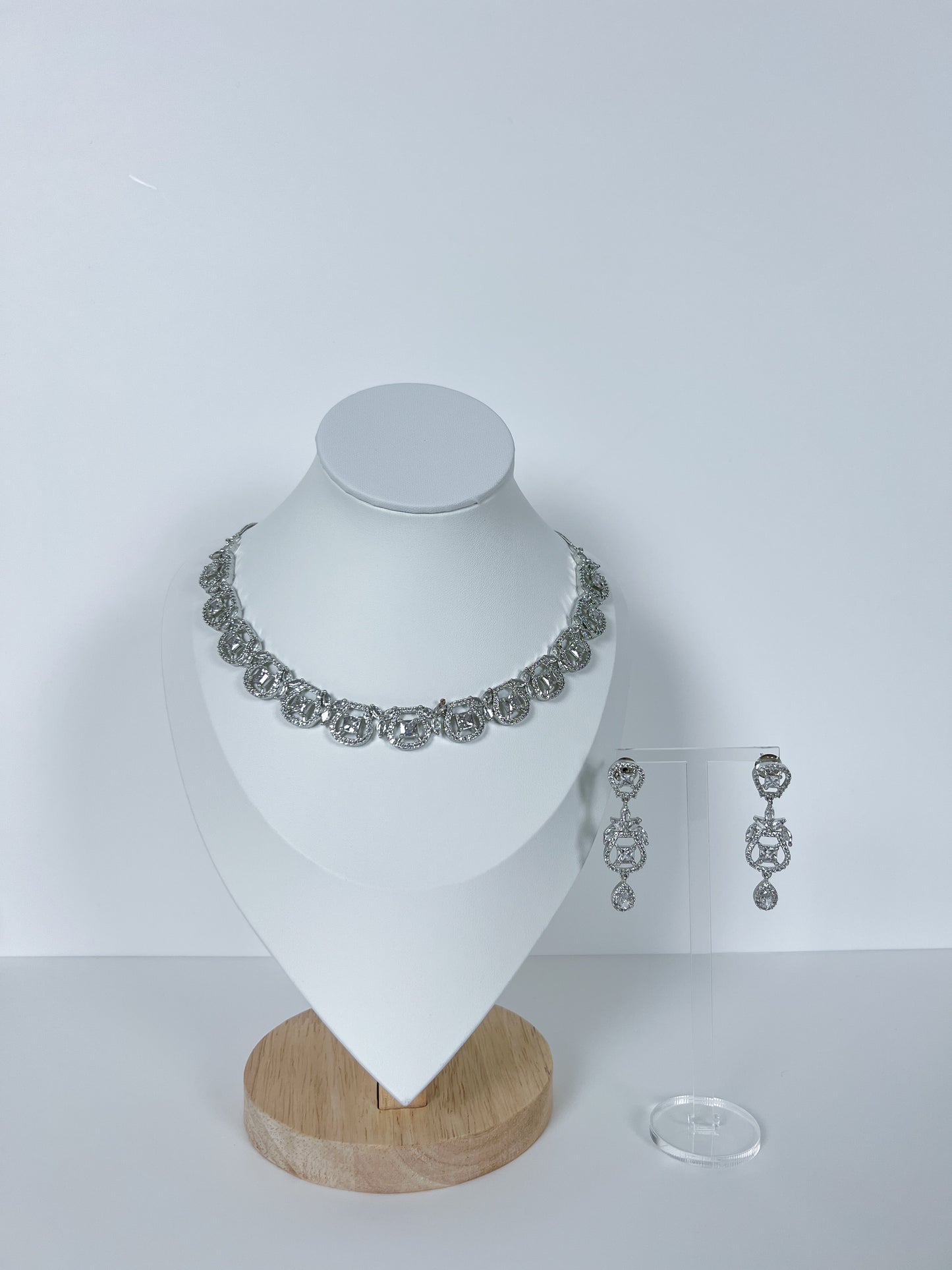 AD necklace set silver plated