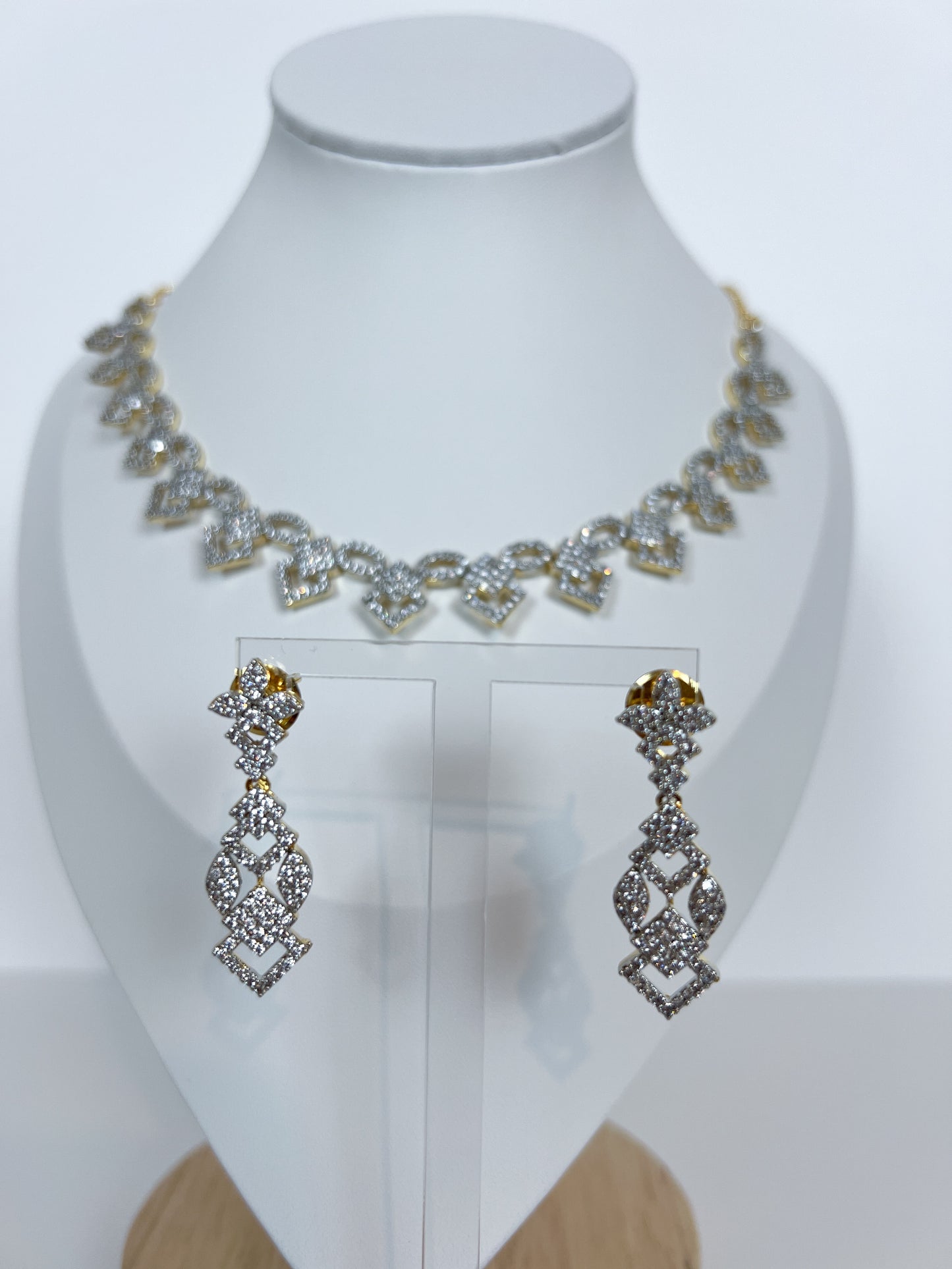 AD necklace set