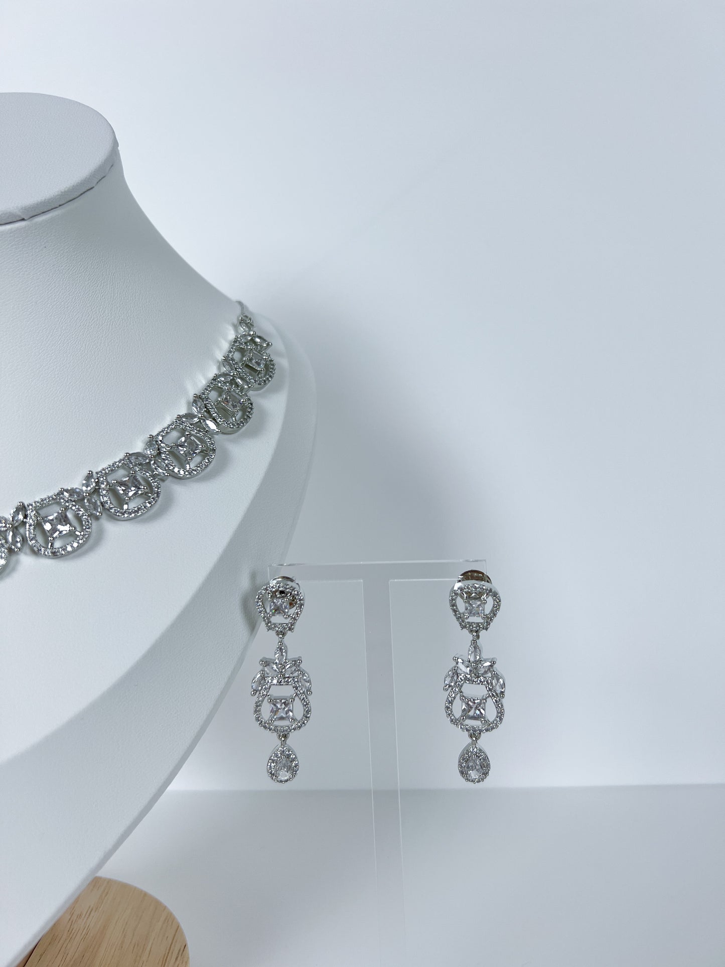 AD necklace set silver plated
