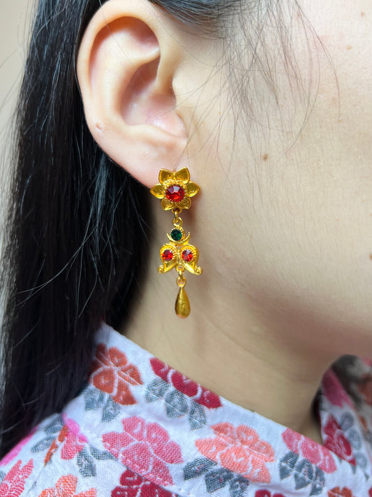 One Step Yarling  – Gold Plated Drop Earrings