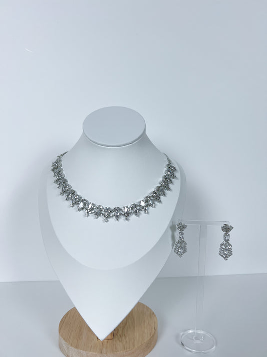 AD necklace set silver plated